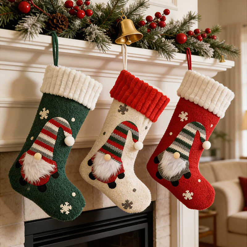 新しいオフトのふわふわクリスマスストッキングオーナメント、ク - Christmas Stocking Hanging のレビューと価格